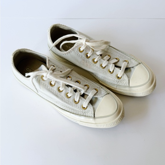Converse Shoes - Converse Chuck 70 Sneakers in Light Grey